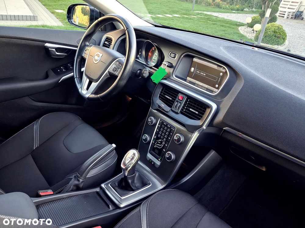 Volvo V40 D2 Momentum - 27