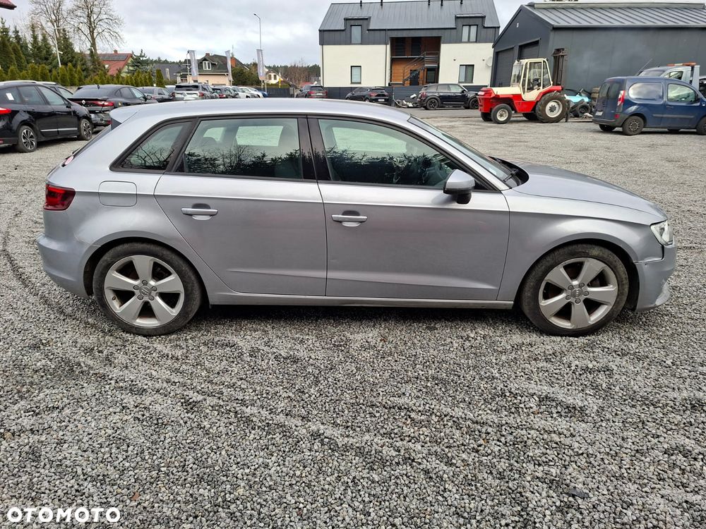 Audi A3 Sportback 1.6 TDI design - 8