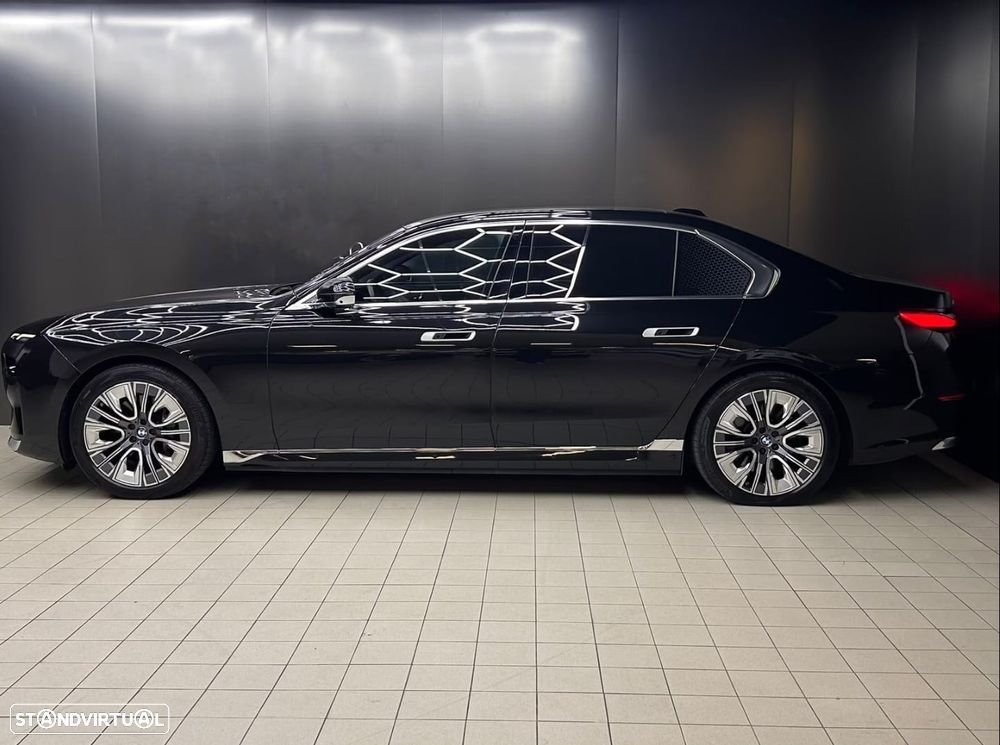 BMW i7 eDrive50 - 12