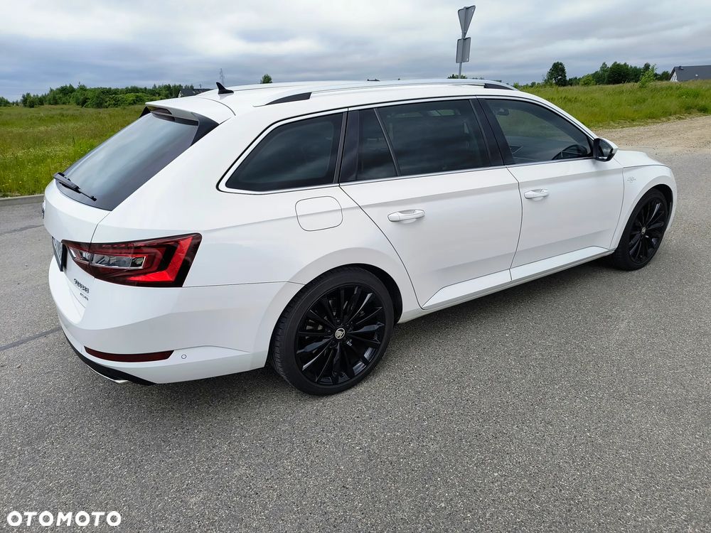 Skoda Superb 2.0 TSI 4x4 L&K DSG - 9