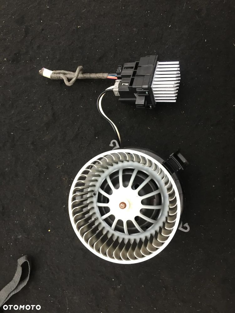 Licznik, panel sterowania, wentylator, przełącznik, zmieniarka CD, Obudowa filtra powietrza - OPEL ASTRA J - 10