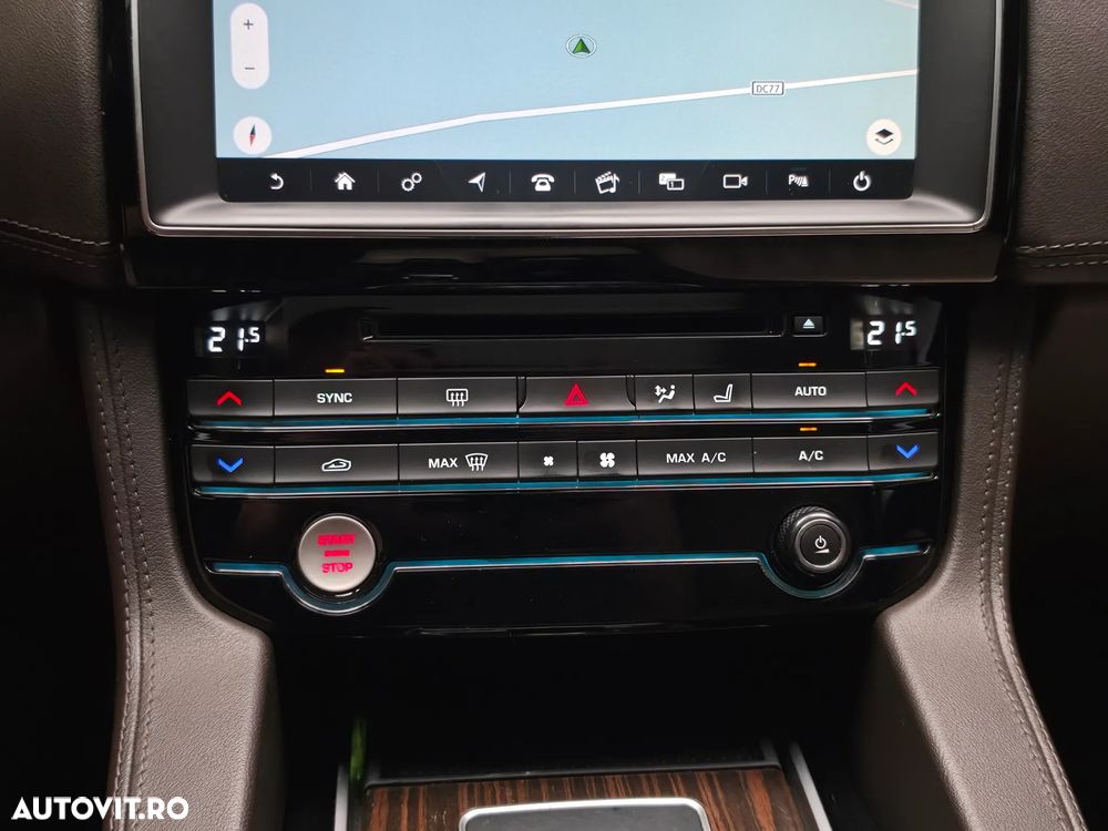 Jaguar F-Pace 20d AWD Portfolio - 21