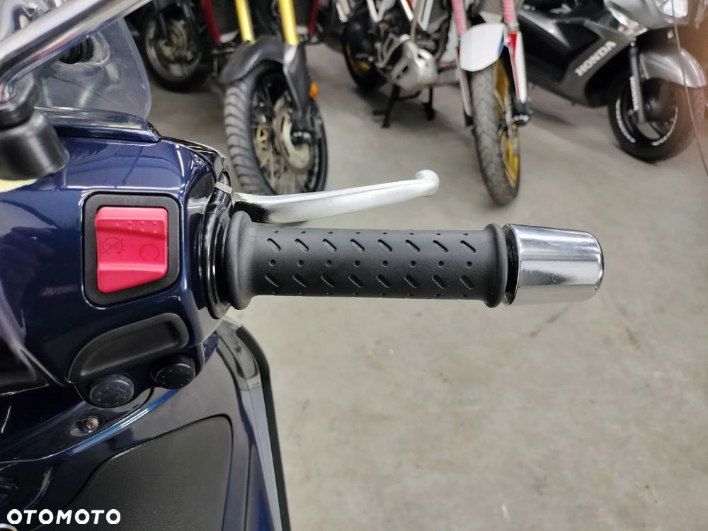 Piaggio Beverly - 16