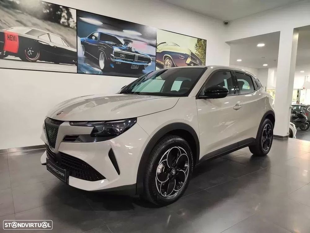 Alfa Romeo Junior Elletrica 50 kWh Launch Edition - 19