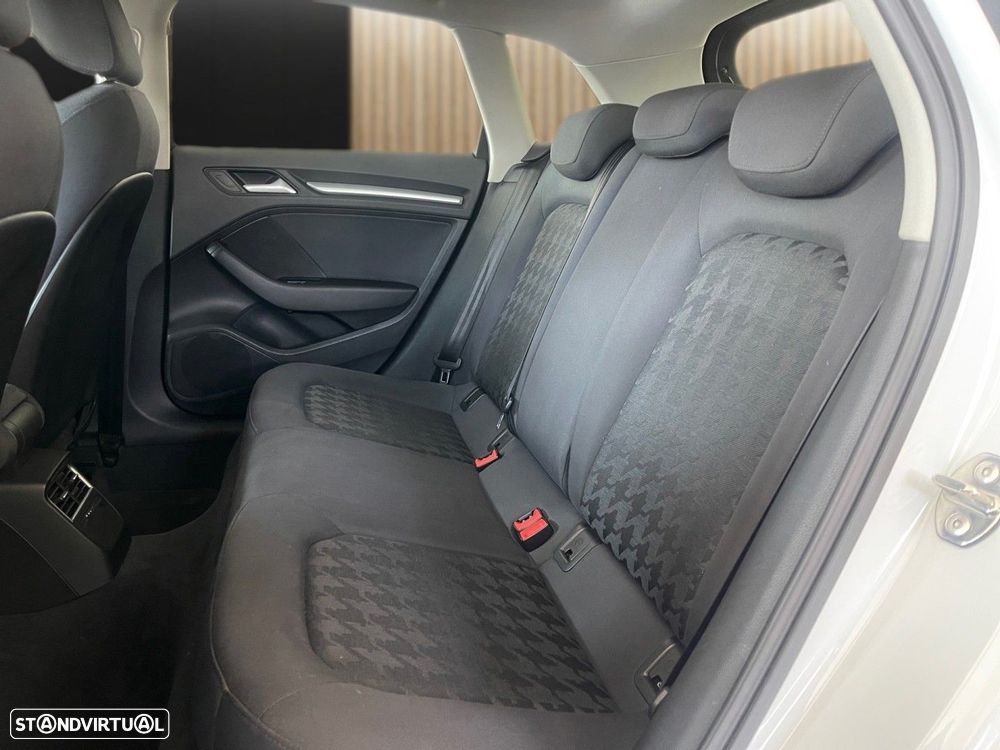 Audi A3 Sportback 1.6 TDI Advance - 9