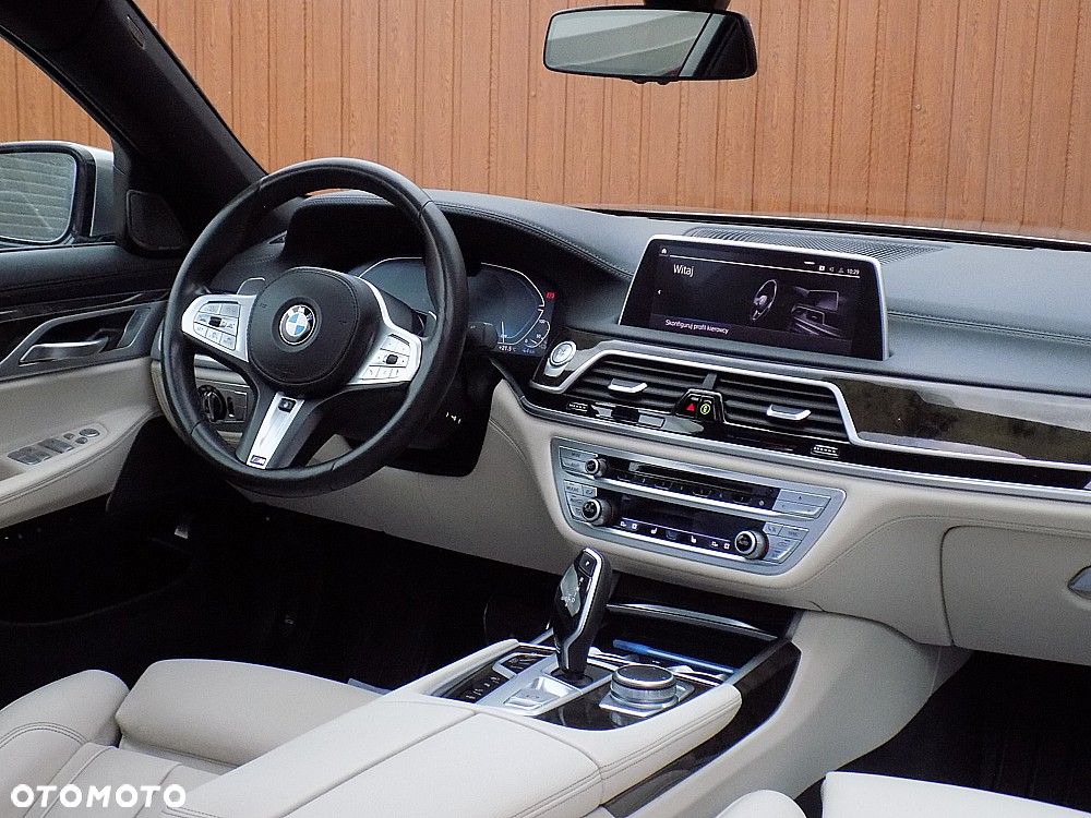 BMW Seria 7 745Le xDrive - 21