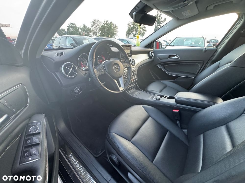 Mercedes-Benz GLA - 41