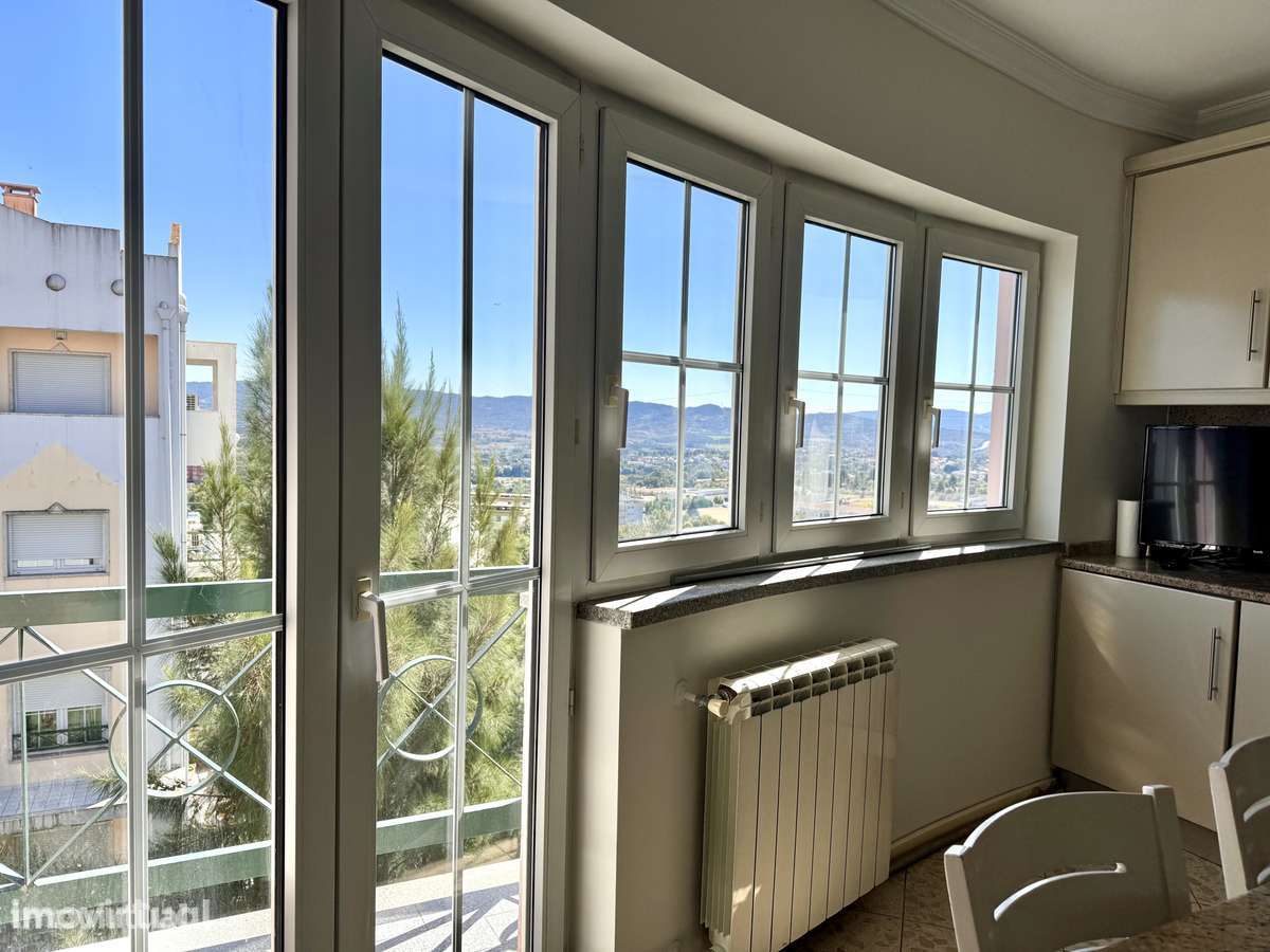 T4 Jardins das Artes, varandas e 2 garagens - Grande imagem: 4/17