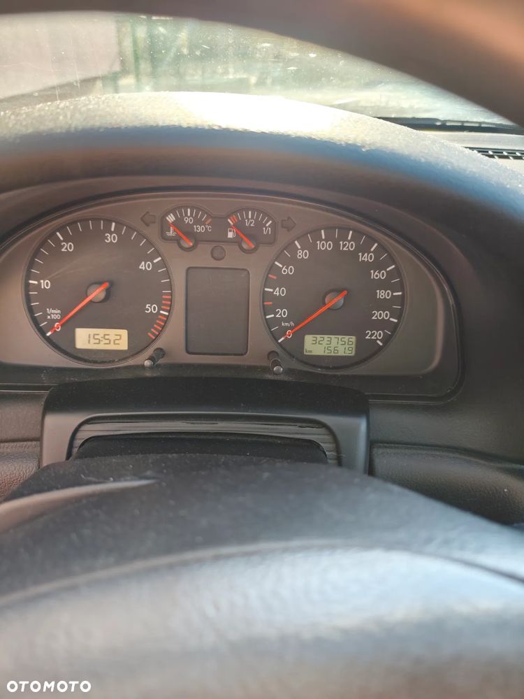 Volkswagen Passat 1.9 TDI - 9