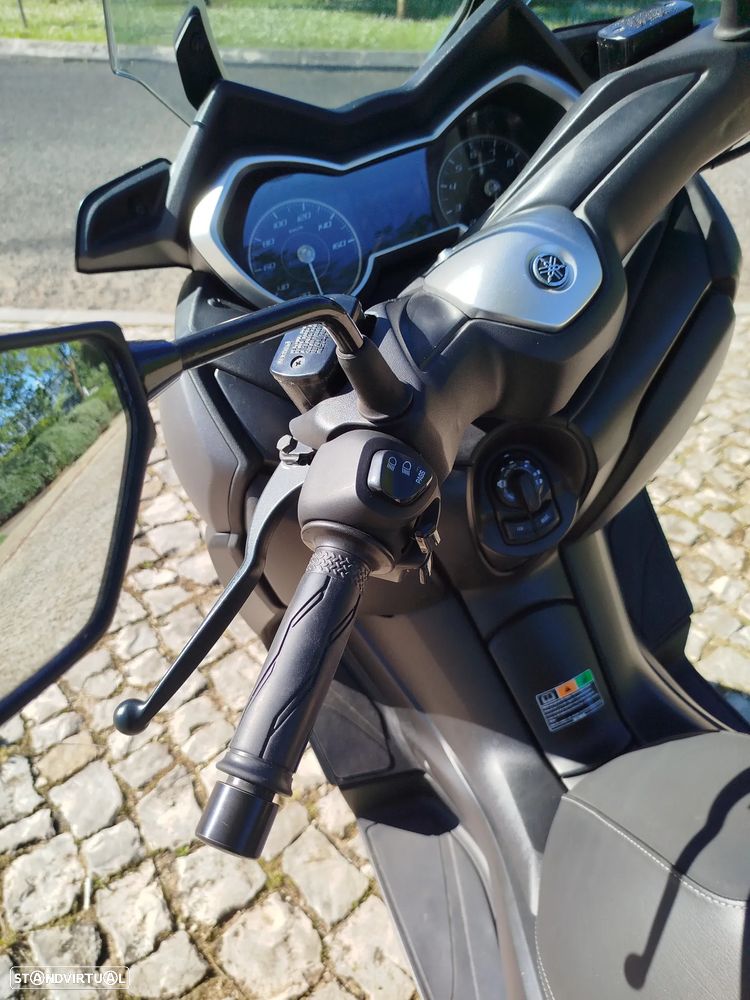 Yamaha X-Max - 6