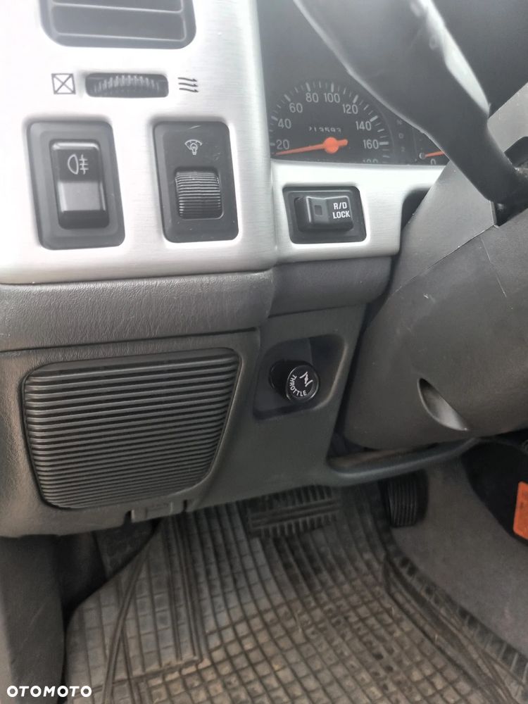 Mitsubishi L200 - 14