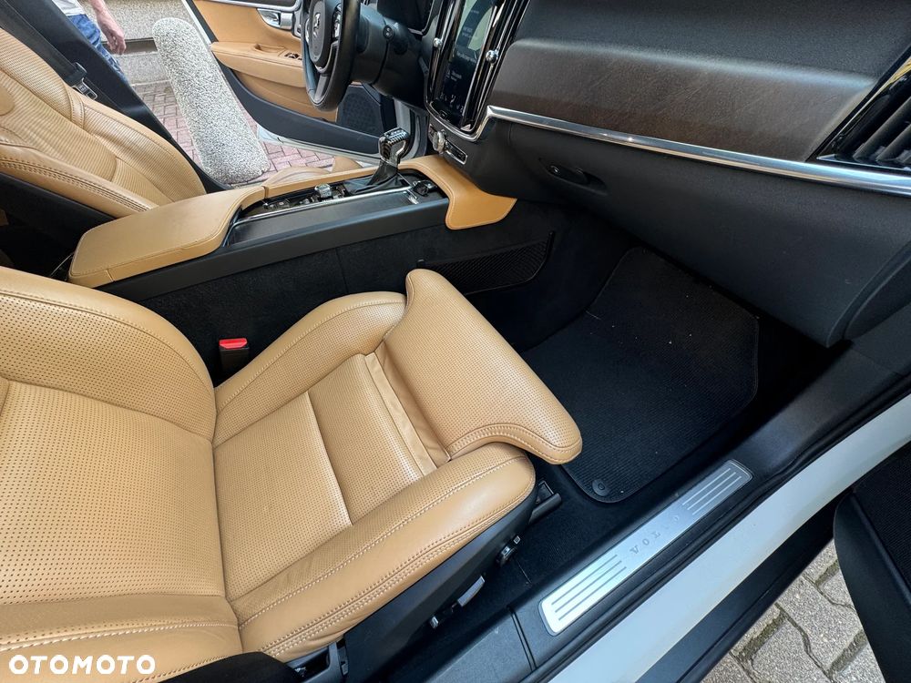Volvo V90 B5 D AWD Ultimate Bright - 19