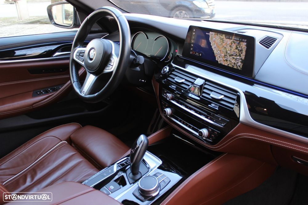 BMW 525 d Pack M Auto - 19