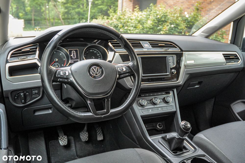 Volkswagen Touran - 9