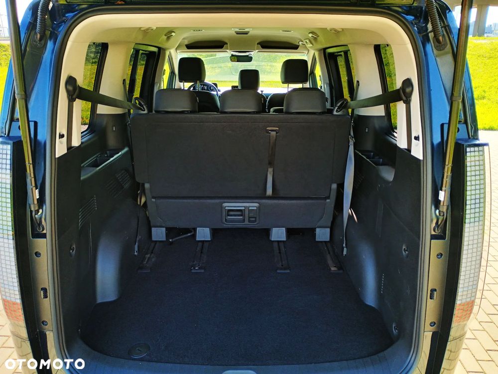 Hyundai Staria 1.6 T-GDI HEV Smart VIP - 18