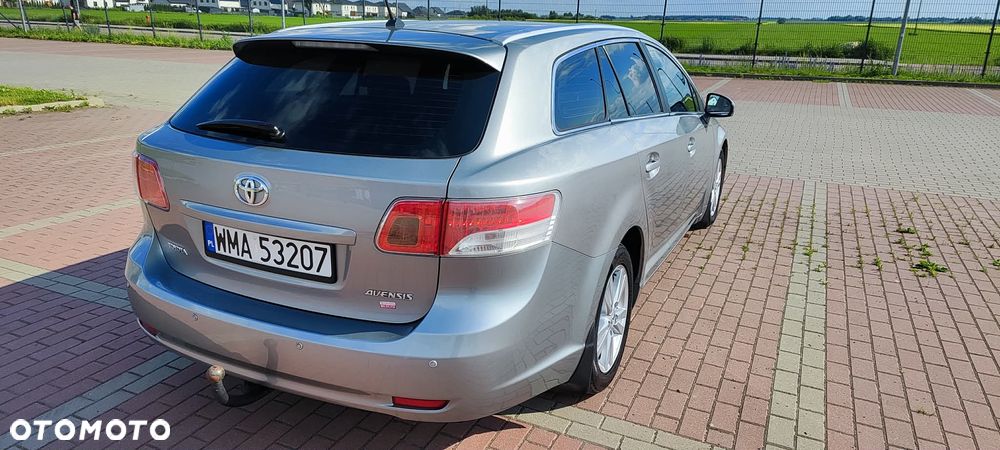 Toyota Avensis 2.0 D-4D - 7