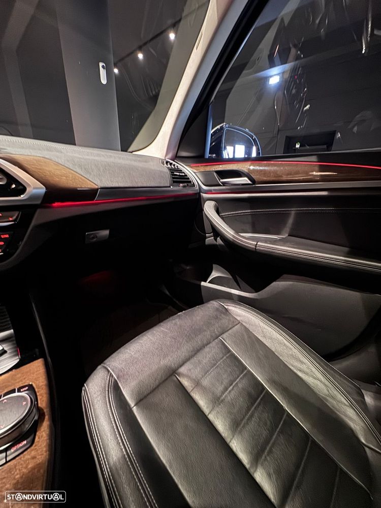 BMW X3 20 d xDrive Line Luxury - 46