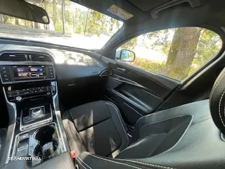 Jaguar XE 2.0 D R-Sport - 41