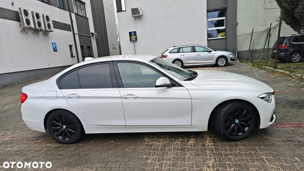 BMW Seria 3 330e iPerformance M Sport - 2