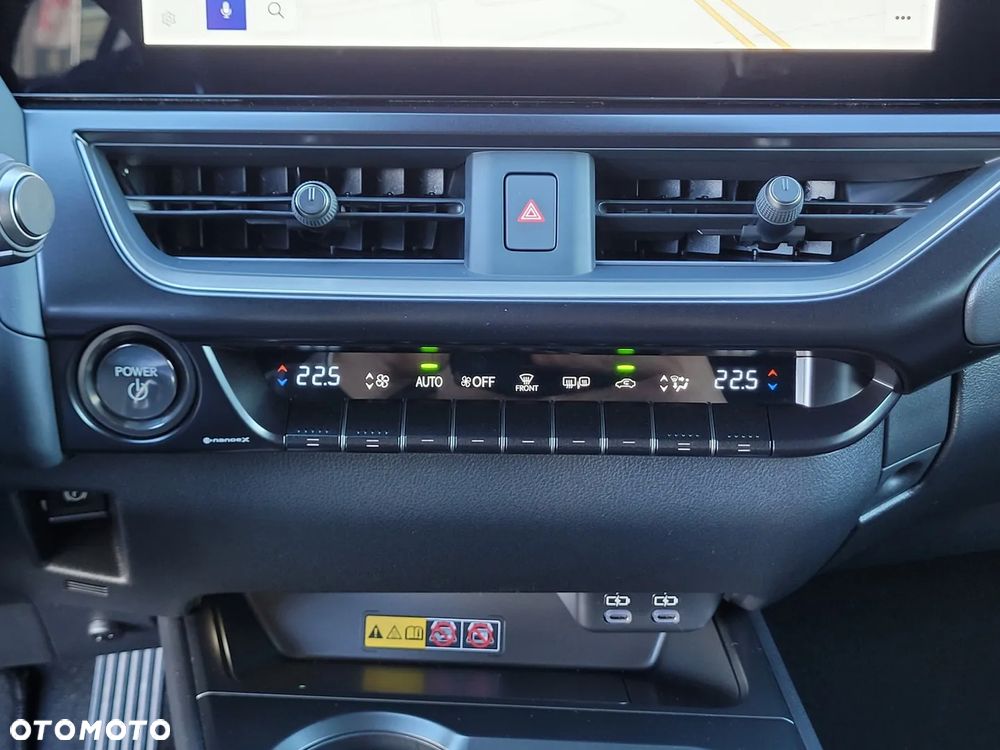 Lexus UX 300h F Sport Design - 23