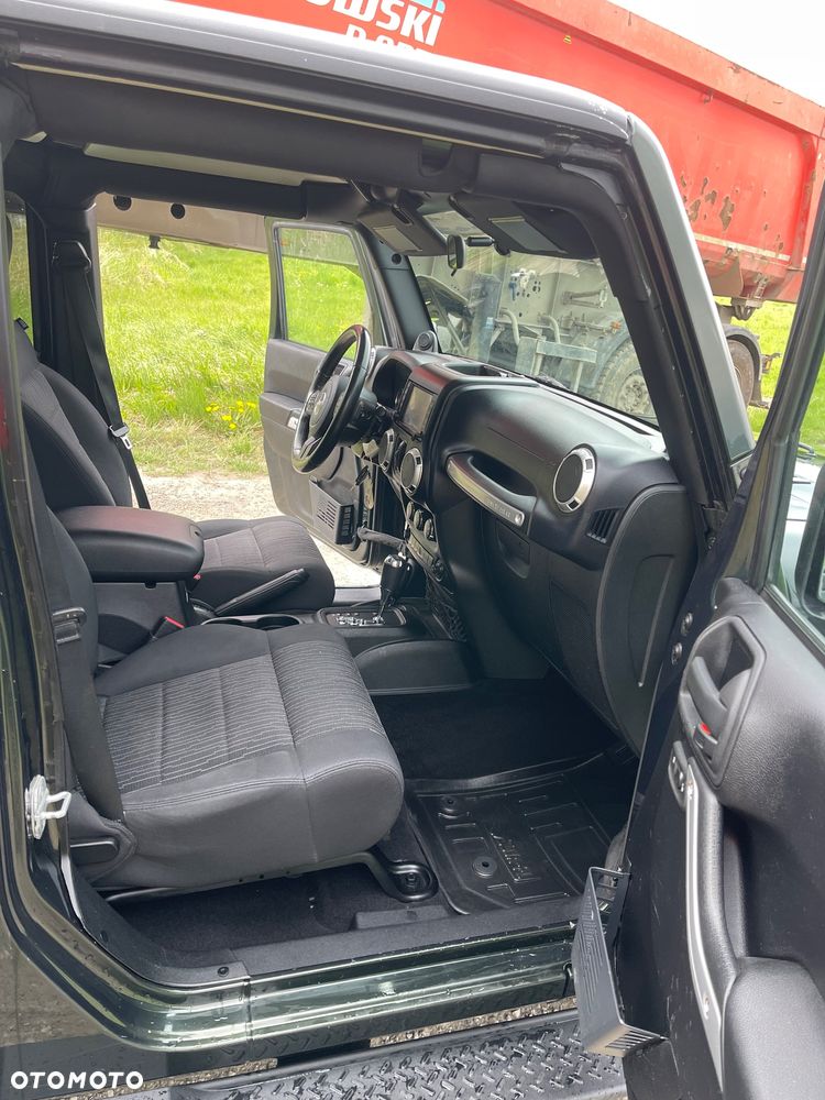 Jeep Wrangler 2.8 CRD Unlim Rubicon - 15