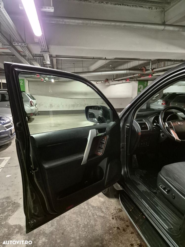 Toyota Land Cruiser 2.8l Turbo D-4D A/T AVS Luxury - 10