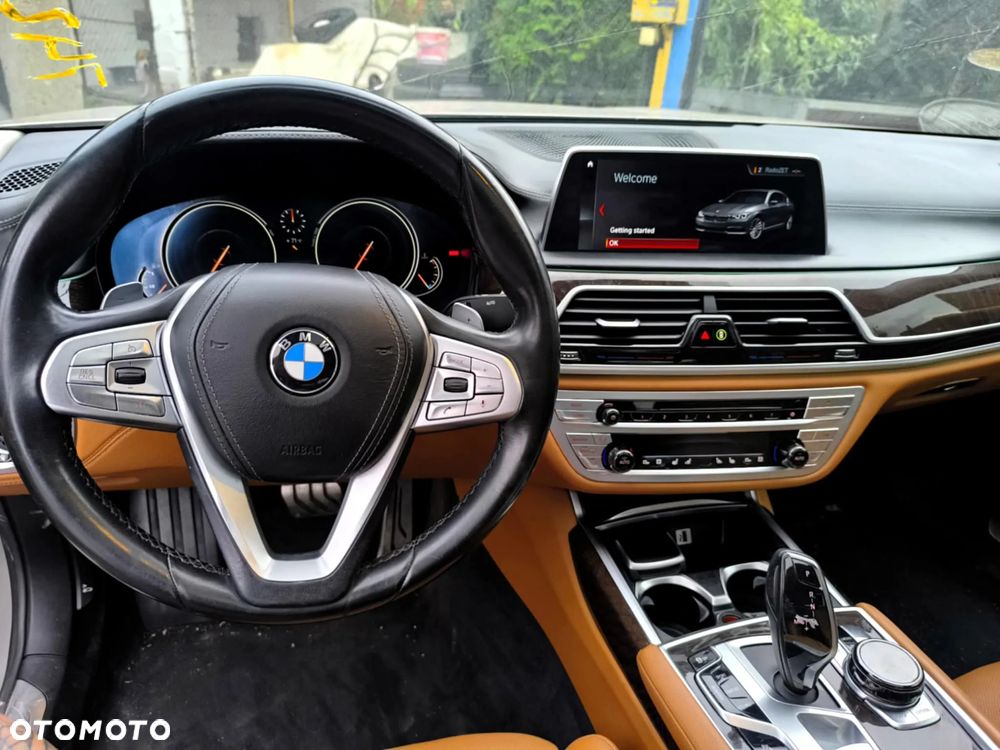 BMW Seria 7 740Li - 8