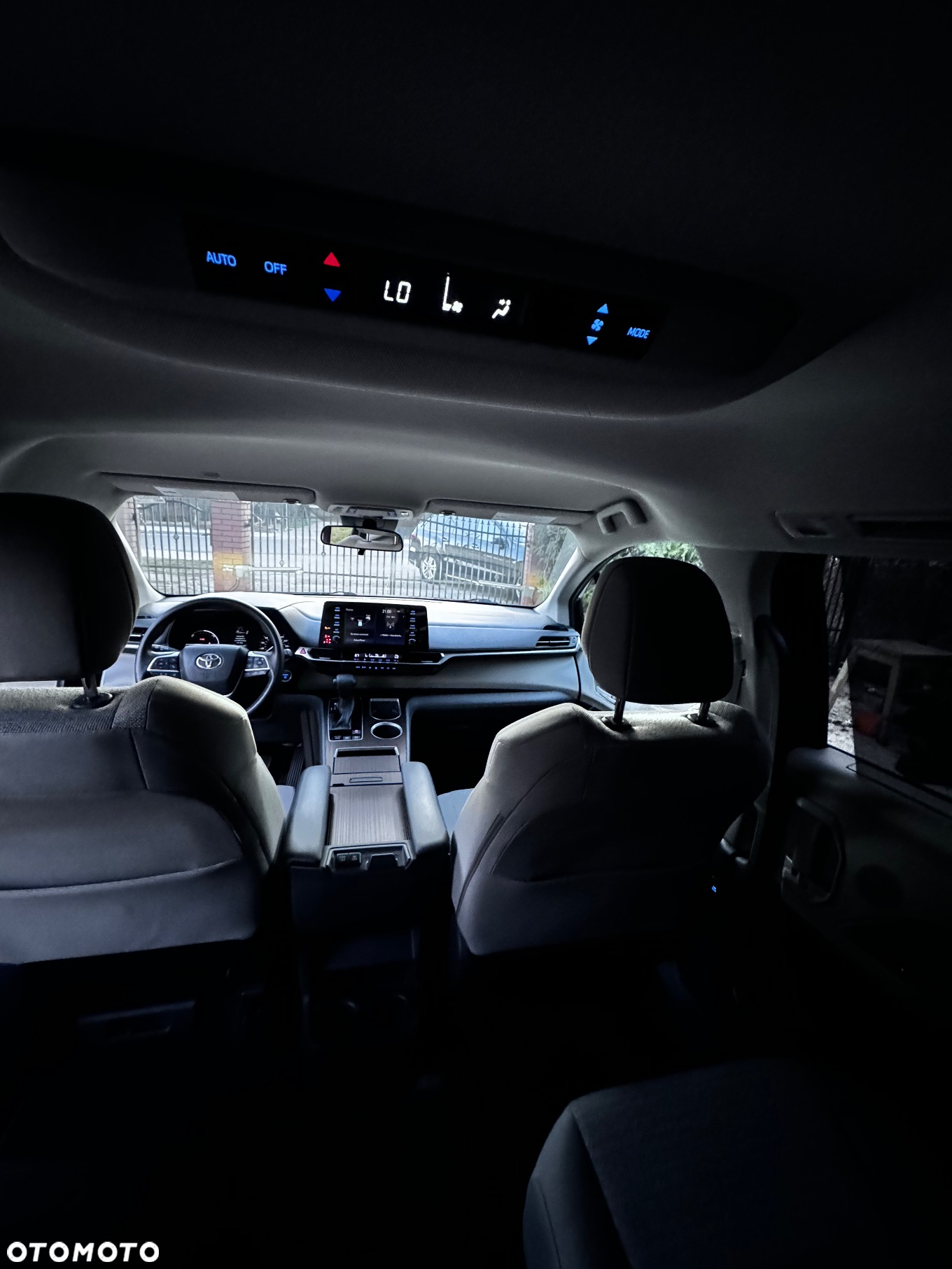 Toyota Sienna - 31