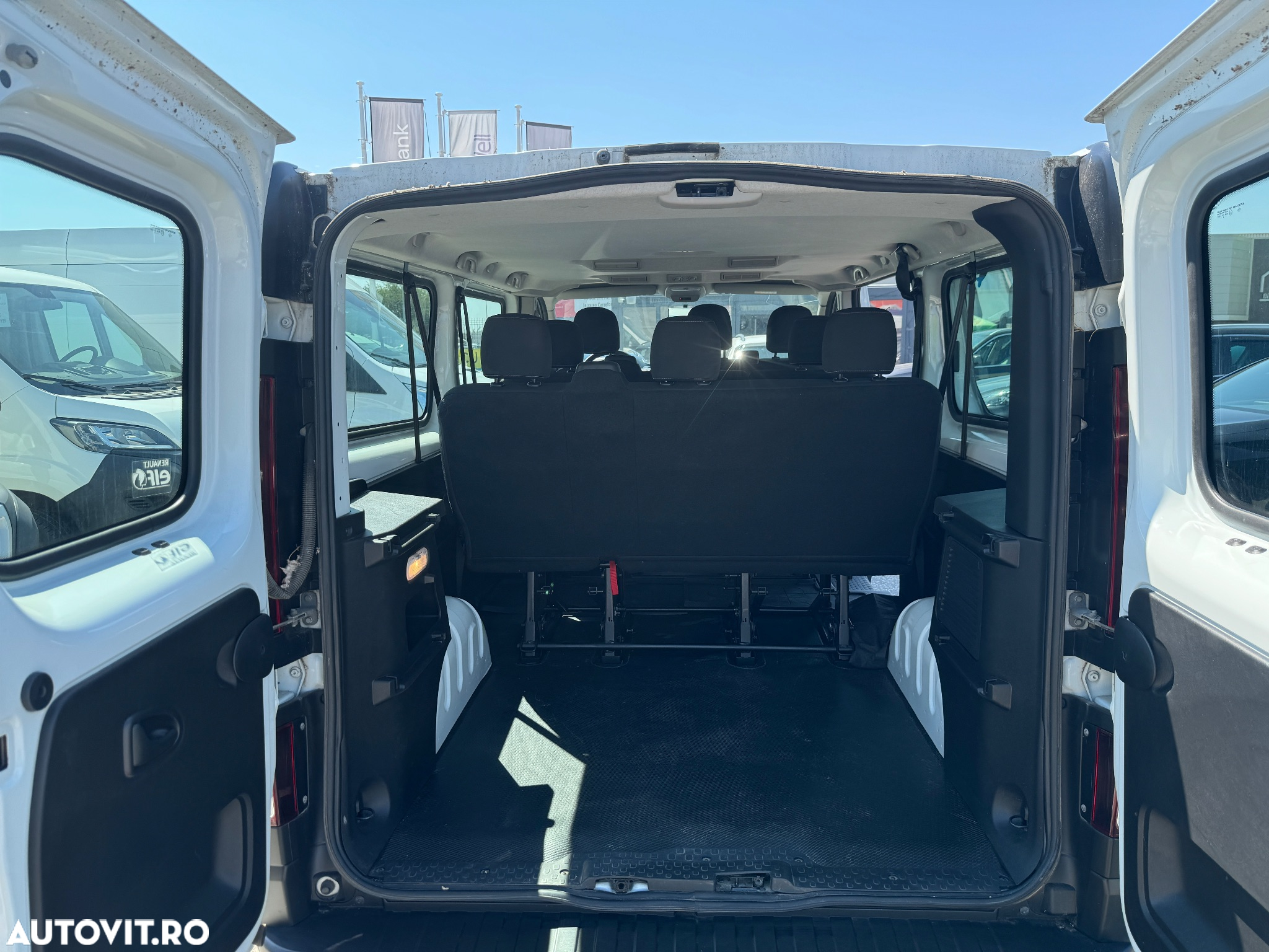 Renault Trafic - 11