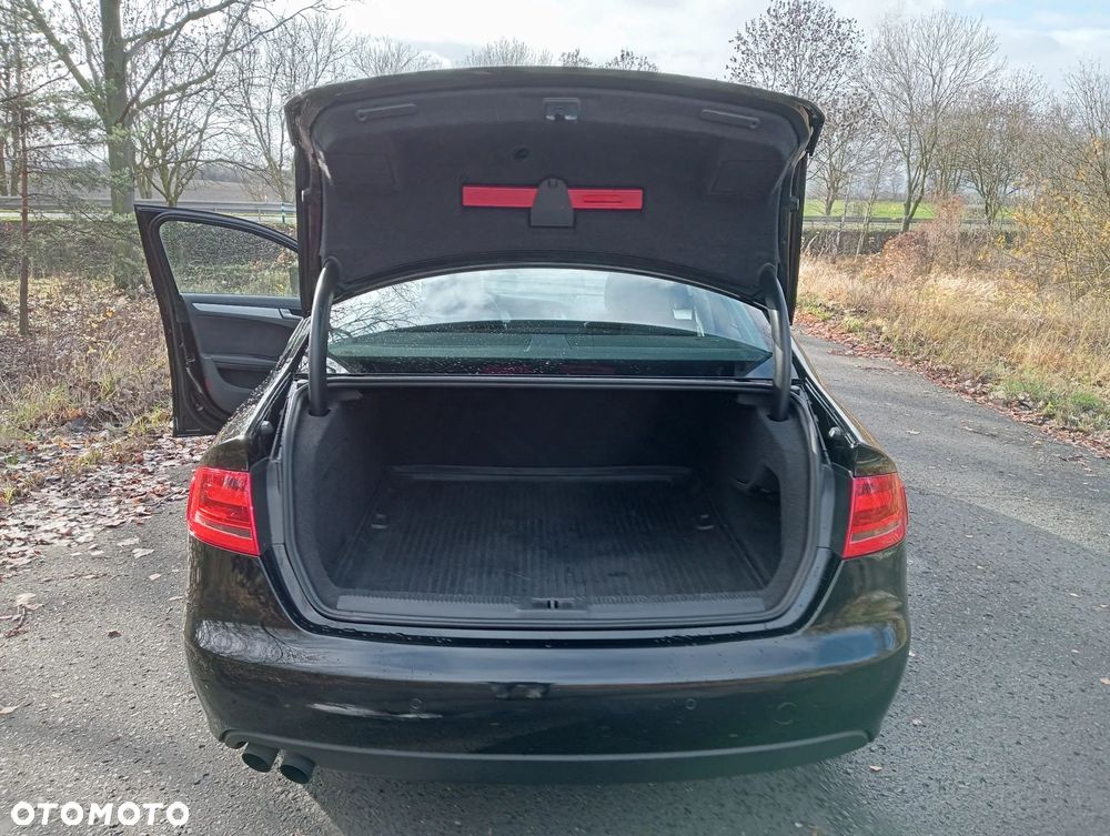 Audi A4 Limousine - 7