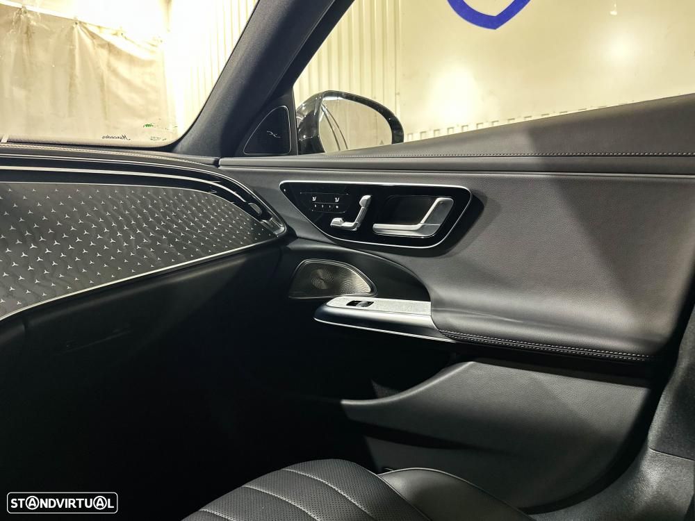 Mercedes-Benz E 300 de 4Matic 9G-TRONIC AMG Line - 24