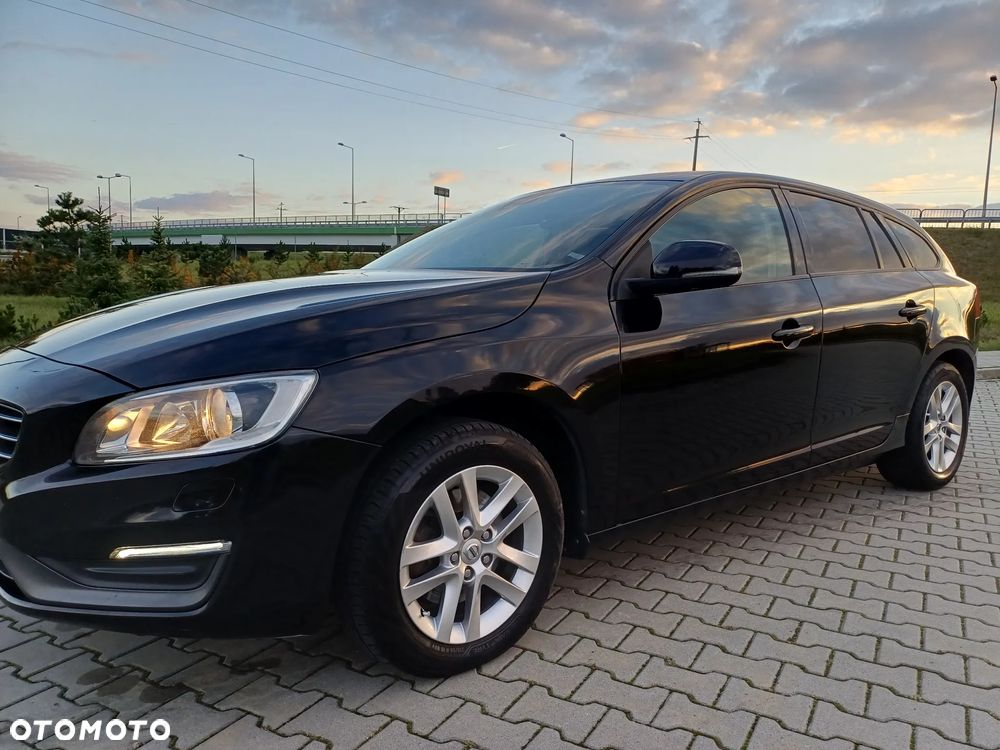 Volvo V60 D3 Kinetic - 1