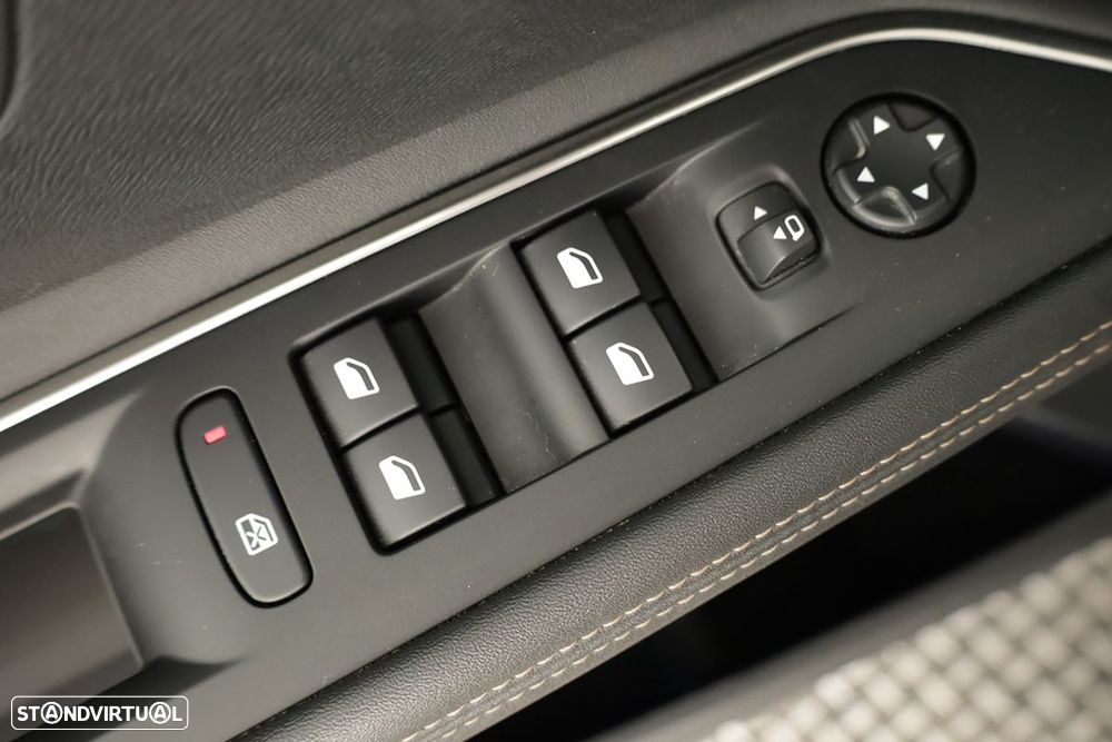 Peugeot 3008 1.2 Hybrid GT e-DCS6 - 18