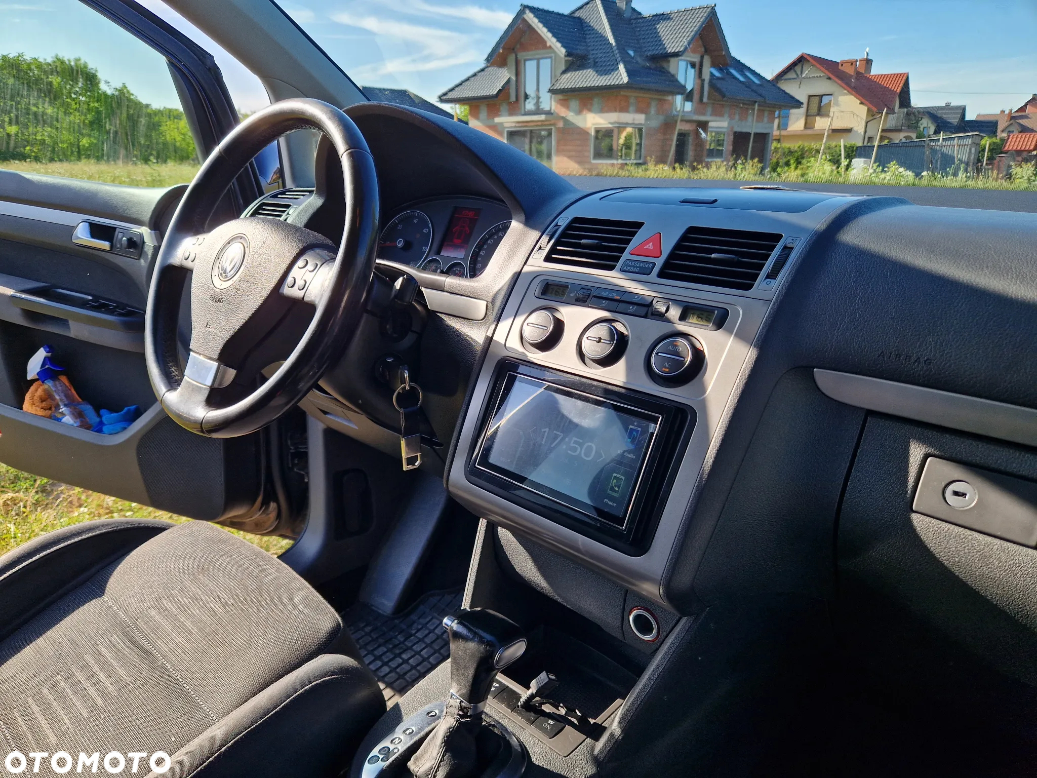 Volkswagen Touran 2.0 TDI DPF Highline DSG - 29
