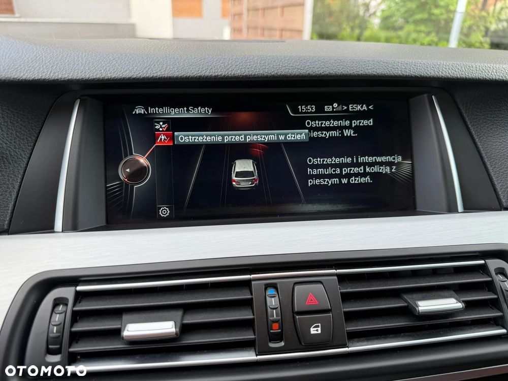 BMW Seria 5 525d Luxury Line - 36