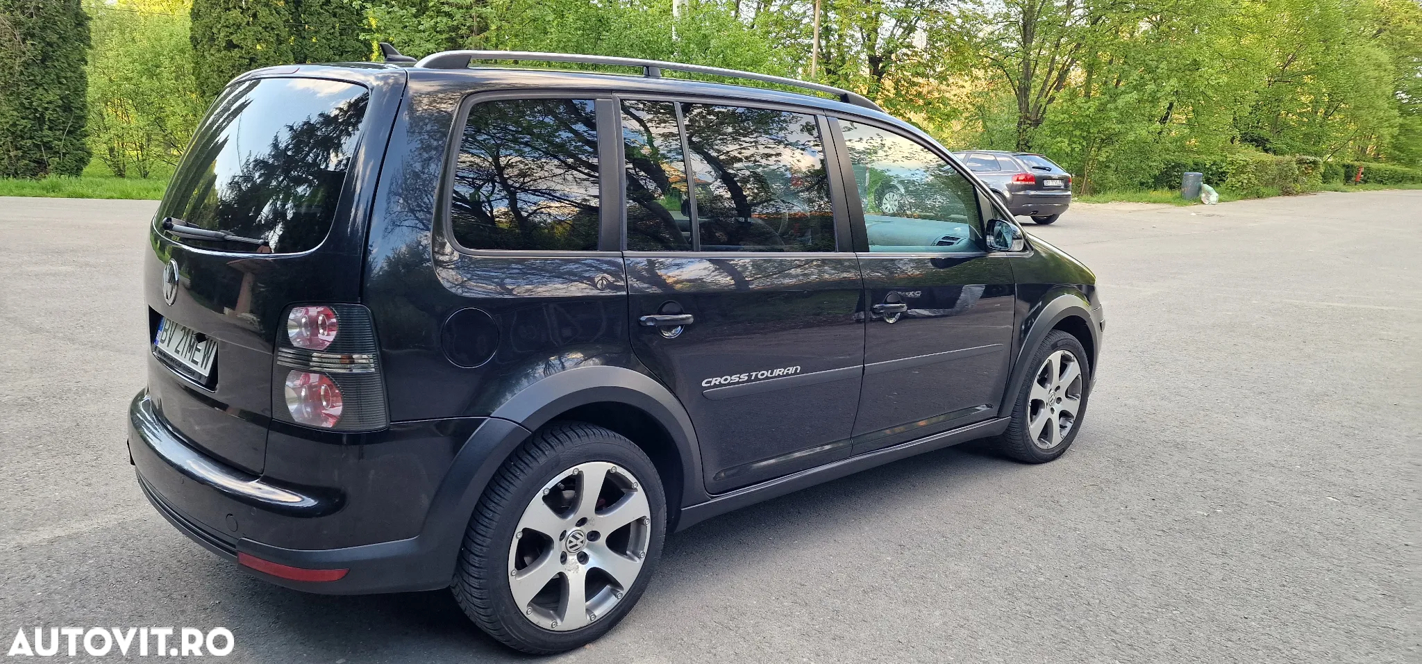 Volkswagen Touran 2.0 TDI DPF DSG Cross - 7
