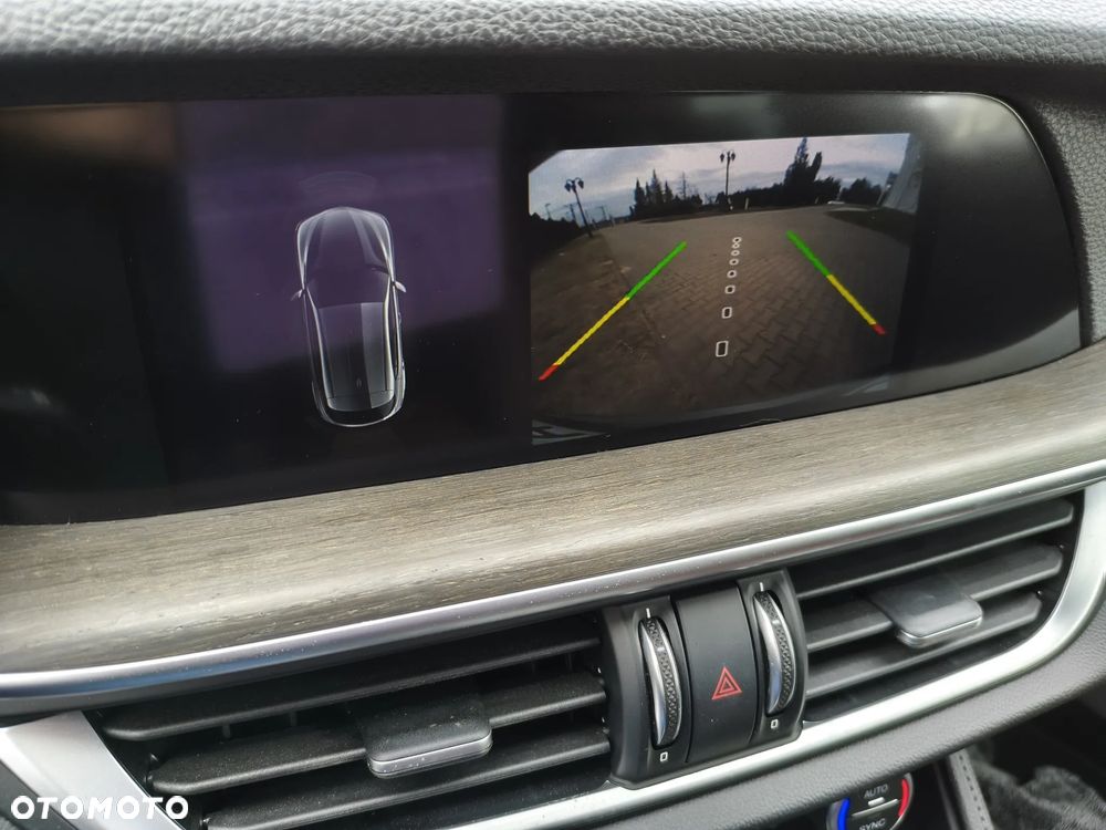 Alfa Romeo Stelvio 2.0 Turbo 16V AT8-Q4 Ti - 37