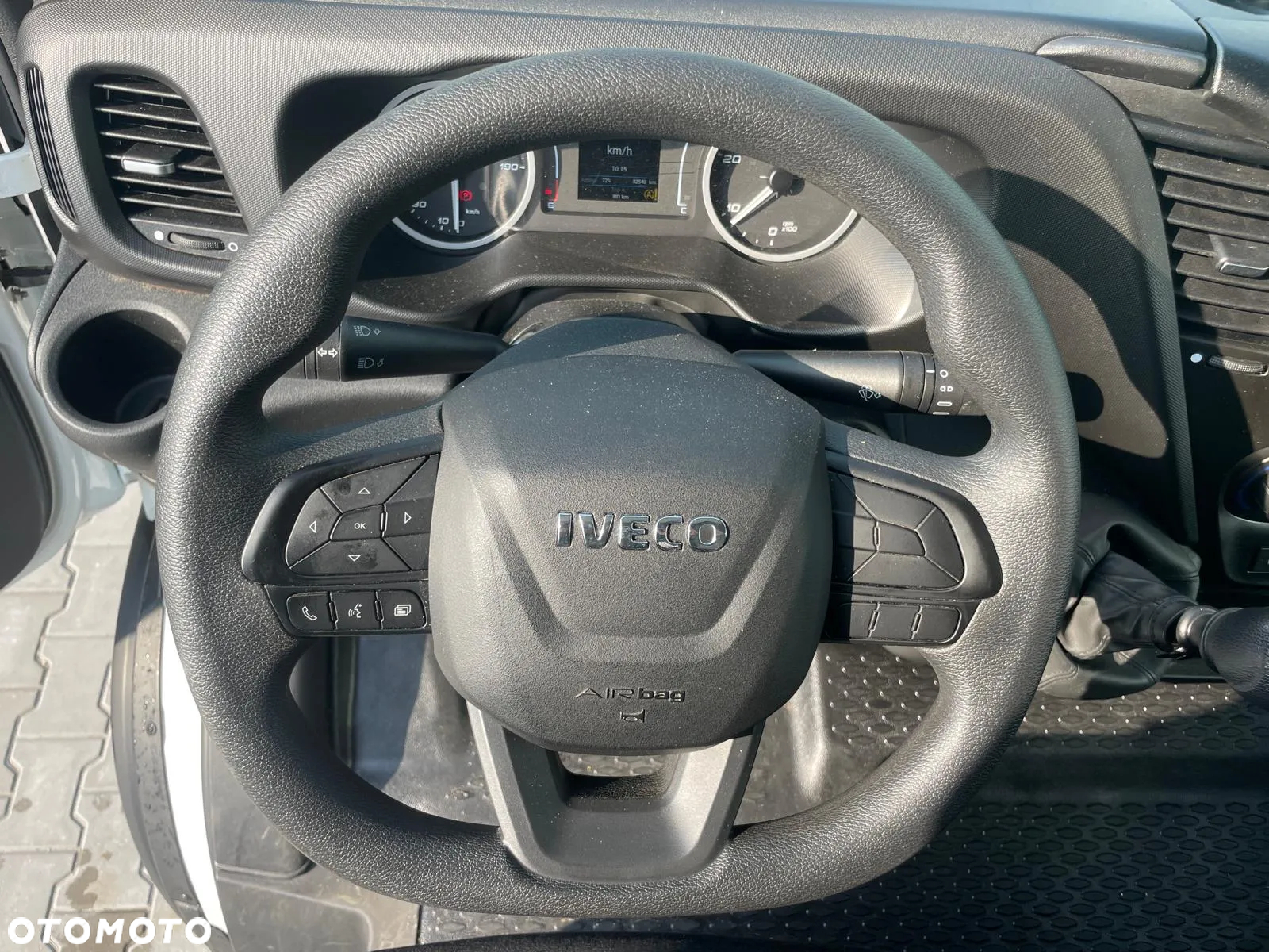 Iveco Kontener 8EP Winda 750kg Bliźniaki - 15
