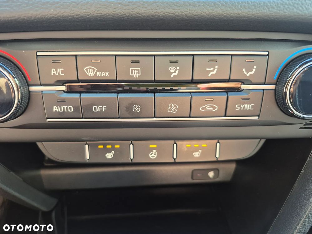 Kia XCeed 1.6 T-GDI OPF DCT7 GT-LINE - 30
