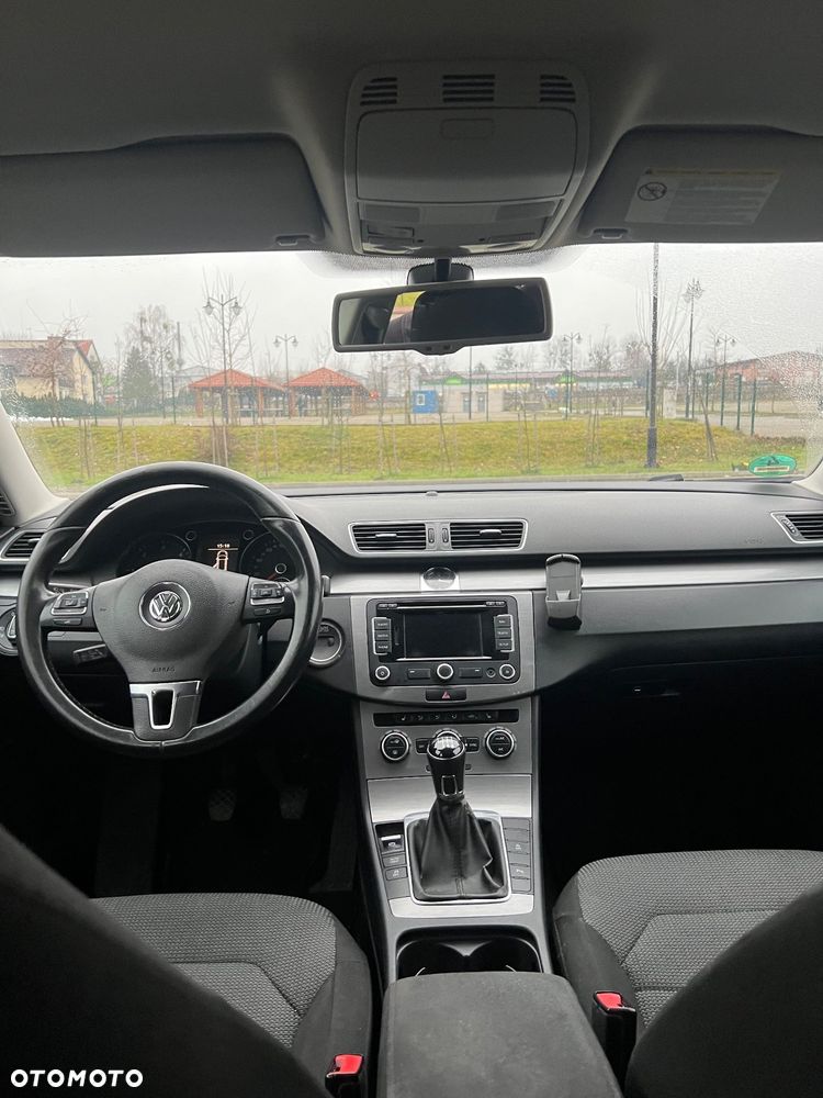 Volkswagen Passat 1.6 TDI Trendline - 11