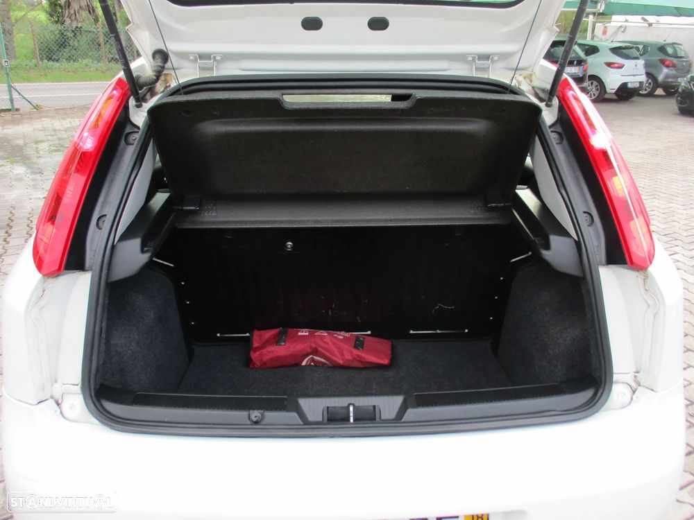 Fiat Punto 1.3 M-Jet Easy S&S - 23