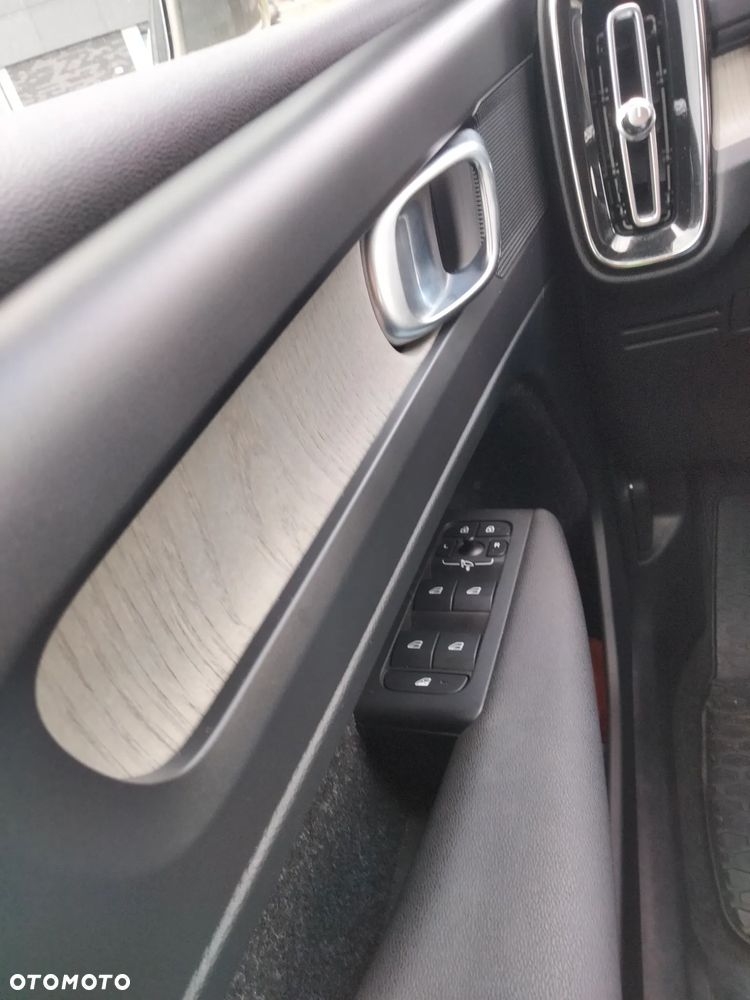 Volvo XC 40 T4 Geartronic Inscription - 24