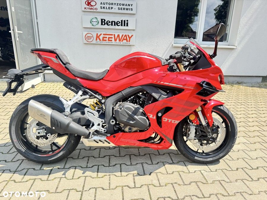 QJMOTOR SRK 800RR - 1