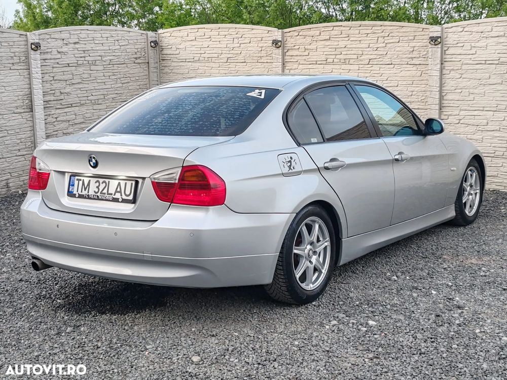 BMW Seria 3 318i - 3