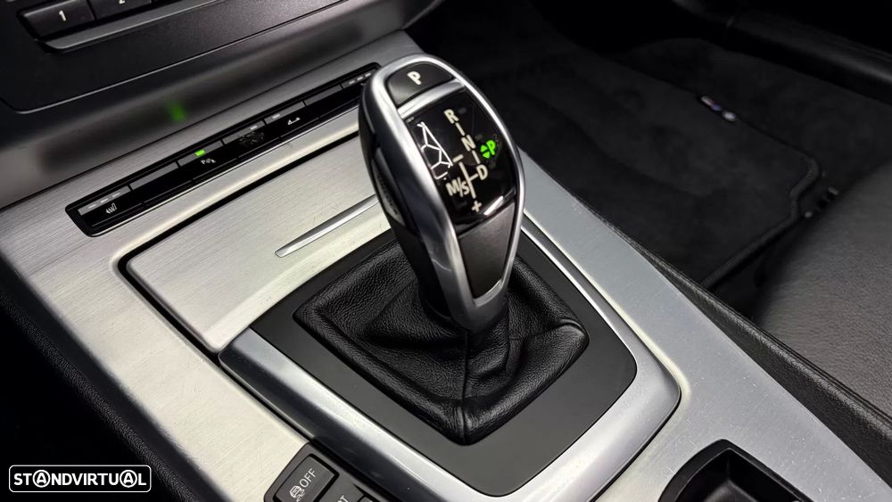 BMW Z4 35 is Auto - 53