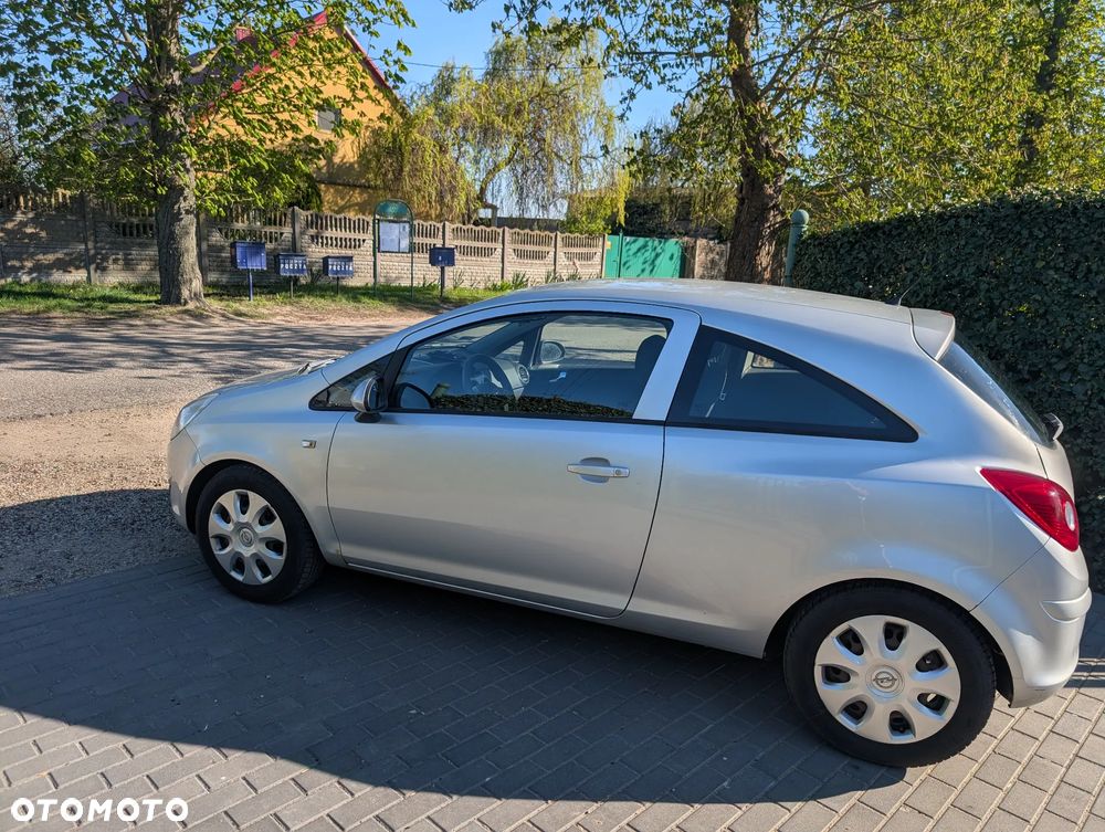 Opel Corsa 1.2 16V Edition - 2
