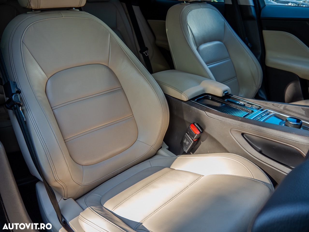 Jaguar F-Pace 20d AWD Aut. Prestige - 11