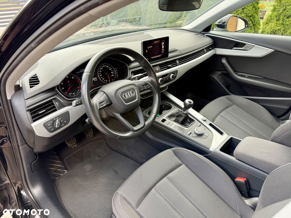 Audi A4 Limousine - 12