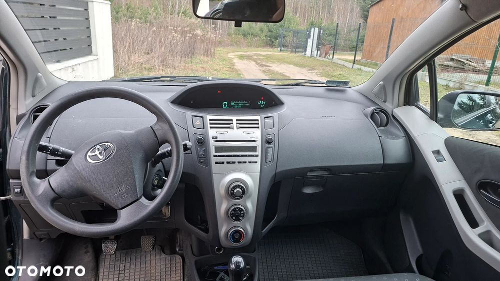 Toyota Yaris 1.0 Terra A/C - 6