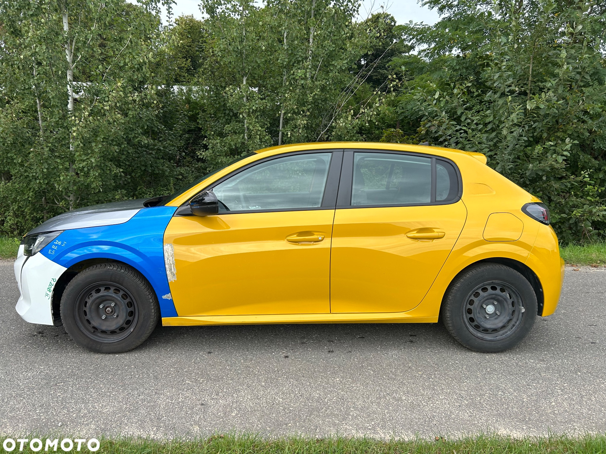 Peugeot 208 - 14